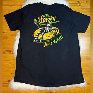 Ole’ Smoky Tennessee Moonshine Men’s XL Graphic T-Shirt “Just Chill”